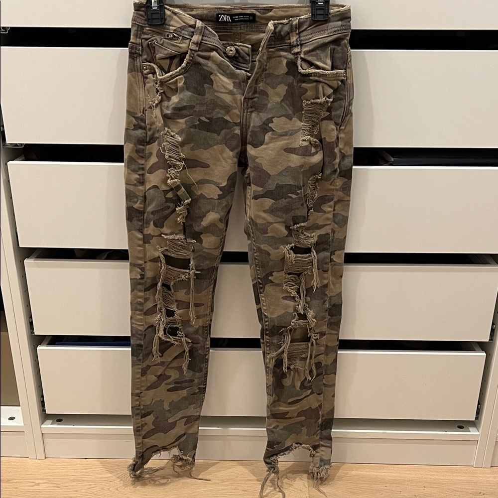 Zara Women's Camouflage Ripped Boyfriend Jeans